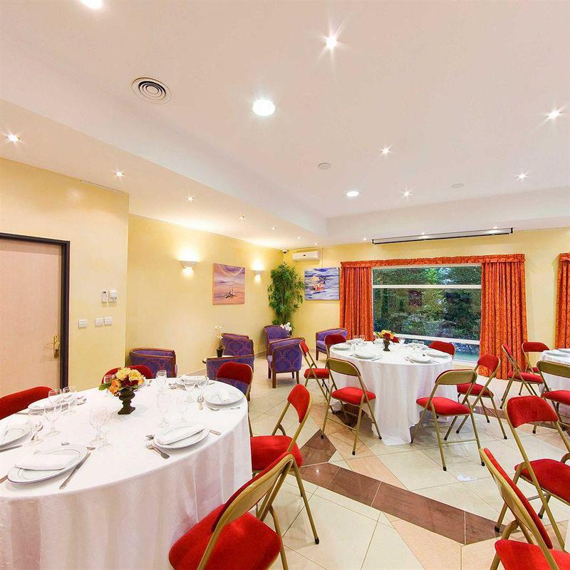 Hôtel Ariane Istres Exterior foto