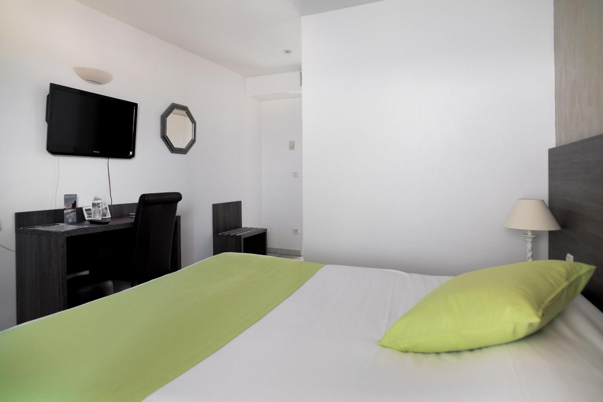 Hôtel Ariane Istres Exterior foto